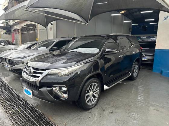 TOYOTA HILUX SW4 2.8 SRX 4X4 16V TURBO INTERCOOLER DIESEL 4P AUTOMÁTICO